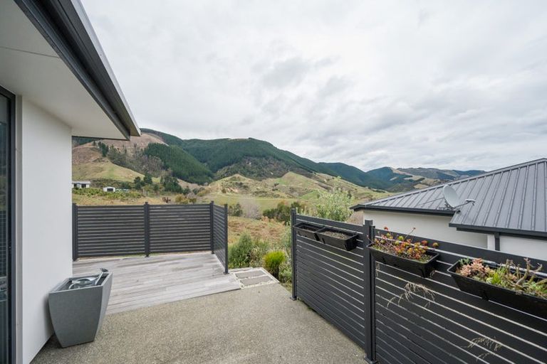 Photo of property in 25 Huntaway Close, Stoke, Nelson, 7011