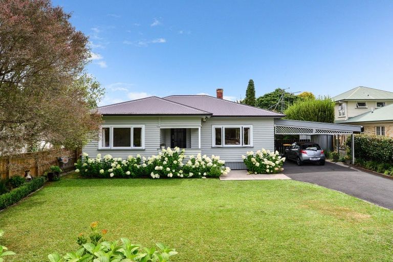 Photo of property in 25 Casey Avenue, Fairfield, Hamilton, 3214