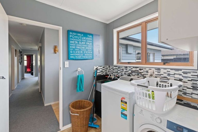 Photo of property in 30 John F Kennedy Drive, Milson, Palmerston North, 4414