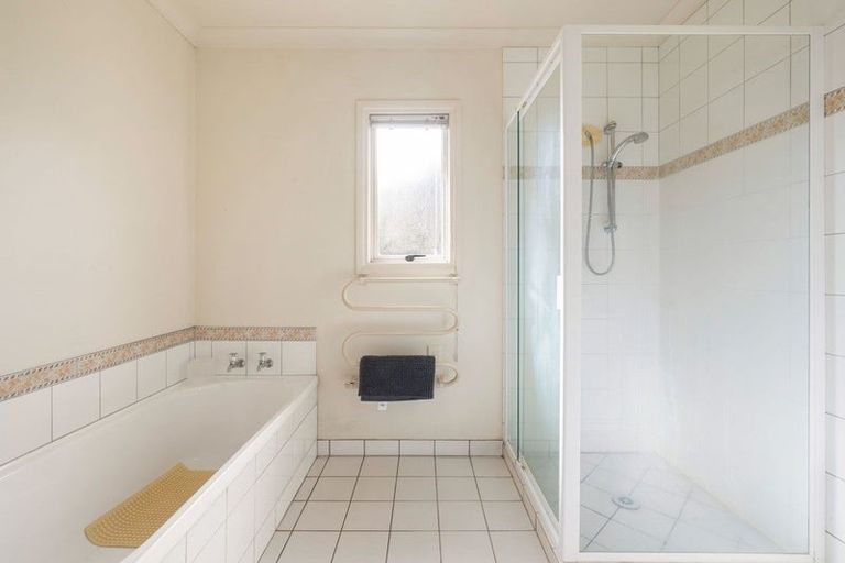 Photo of property in 126 Collins Road, Melville, Hamilton, 3206