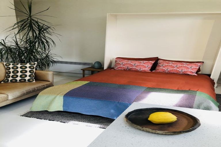 Photo of property in 17 Tanera Crescent, Brooklyn, Wellington, 6021