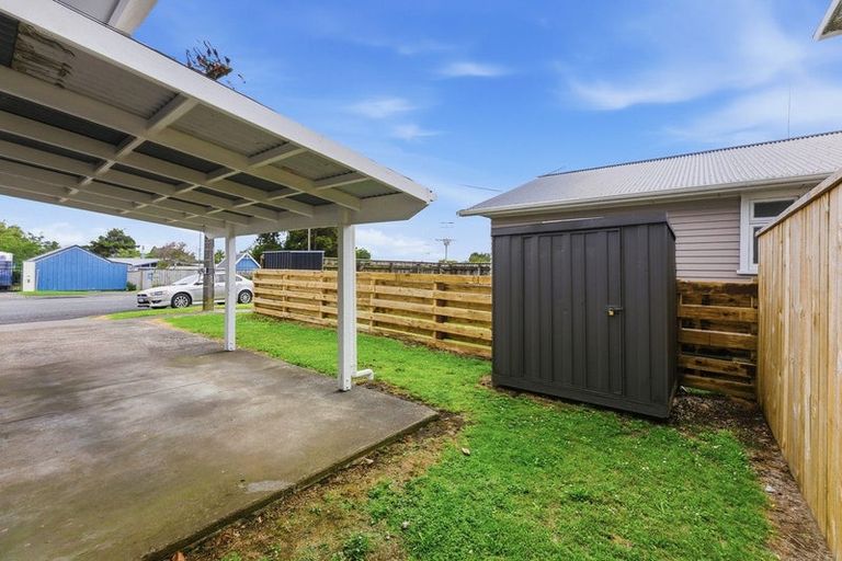 Photo of property in 209 Seaview Road, Marfell, New Plymouth, 4310