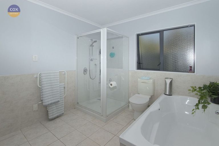 Photo of property in 20 Chelsea Drive, Taradale, Napier, 4112