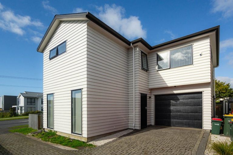 Photo of property in 80a Moire Road, Massey, Auckland, 0614