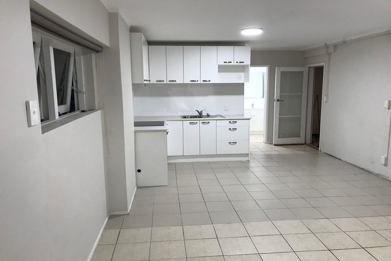 Photo of property in 4 Tupaki Place, Pakuranga Heights, Auckland, 2010