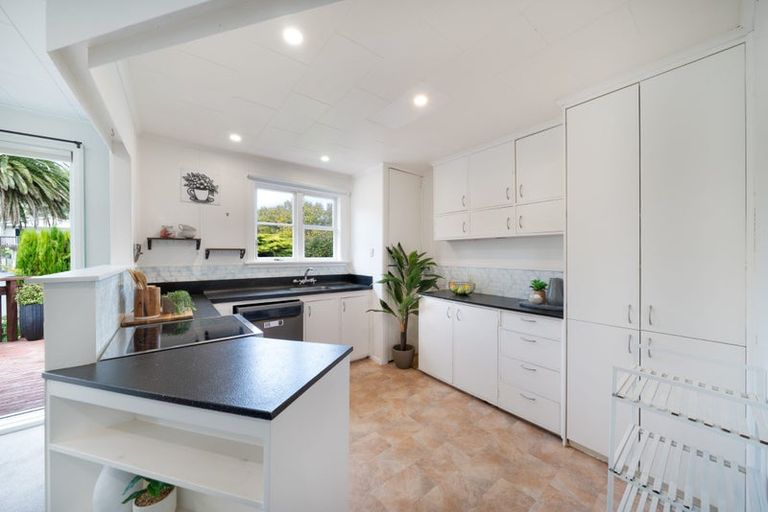 Photo of property in 4 Coates Street, Tawa, Wellington, 5028