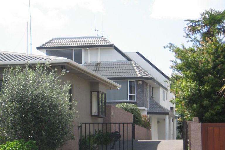 Photo of property in 35 May Street, Mount Maunganui, 3116