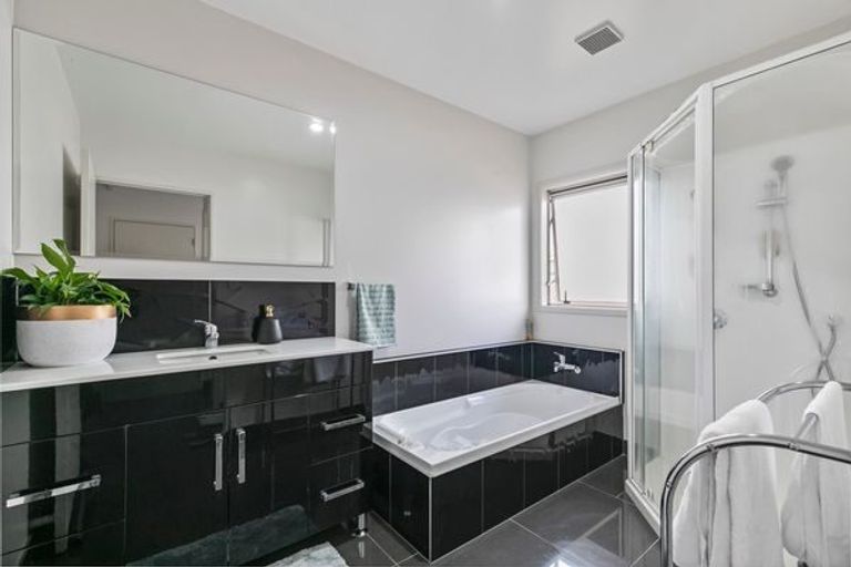 Photo of property in 85 Templeton Place, Clendon Park, Auckland, 2103