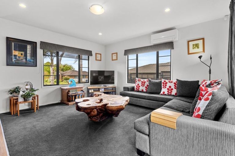 Photo of property in 51 Rathmar Drive, Manurewa, Auckland, 2105