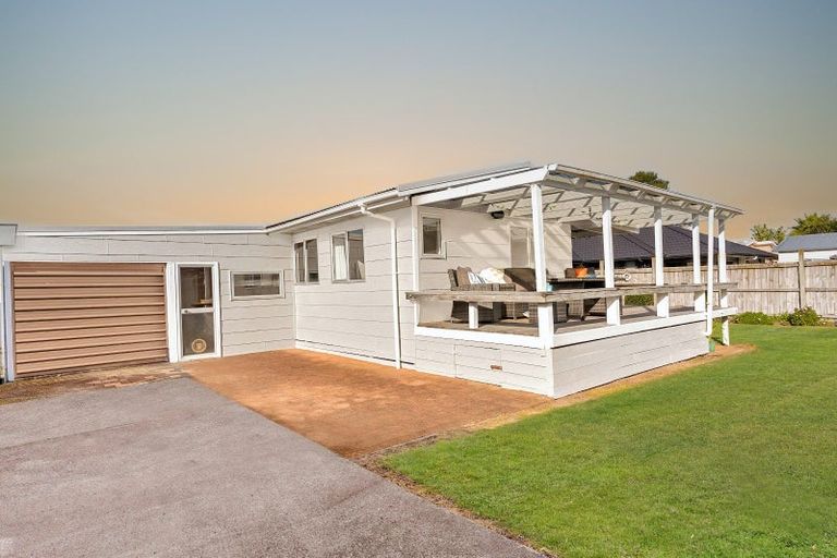 Photo of property in 104 Mayfair Avenue, Whangamata, 3620