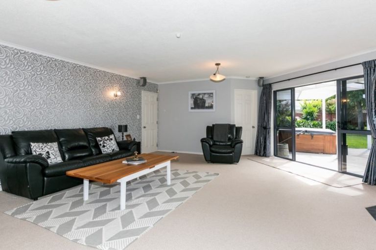 Photo of property in 40 Pukekura Place, Taradale, Napier, 4112