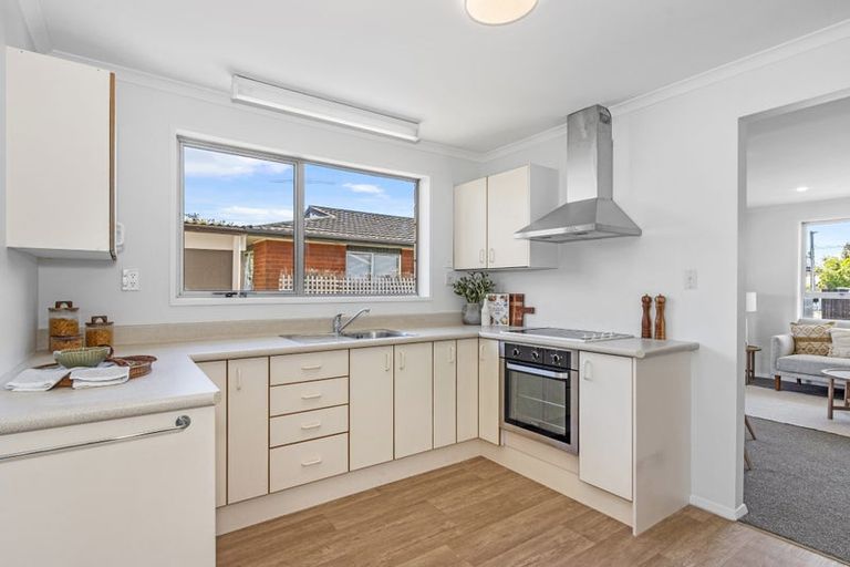 Photo of property in 1/18a Prossers Road, Saint Martins, Christchurch, 8022