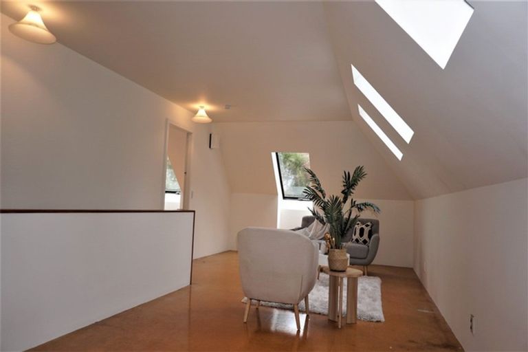 Photo of property in 25 Heatherlea Road East, Levin, 5571