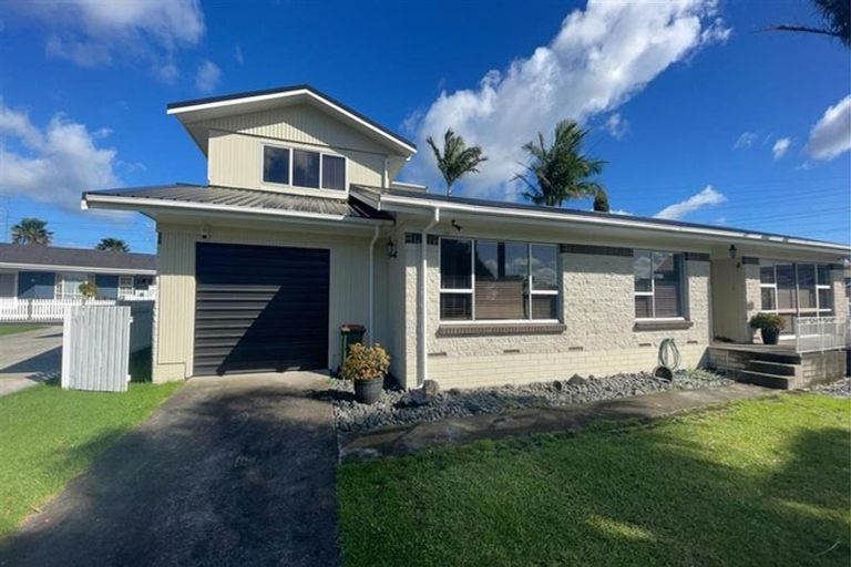 Photo of property in 11 Bexley Place, Pahurehure, Papakura, 2113