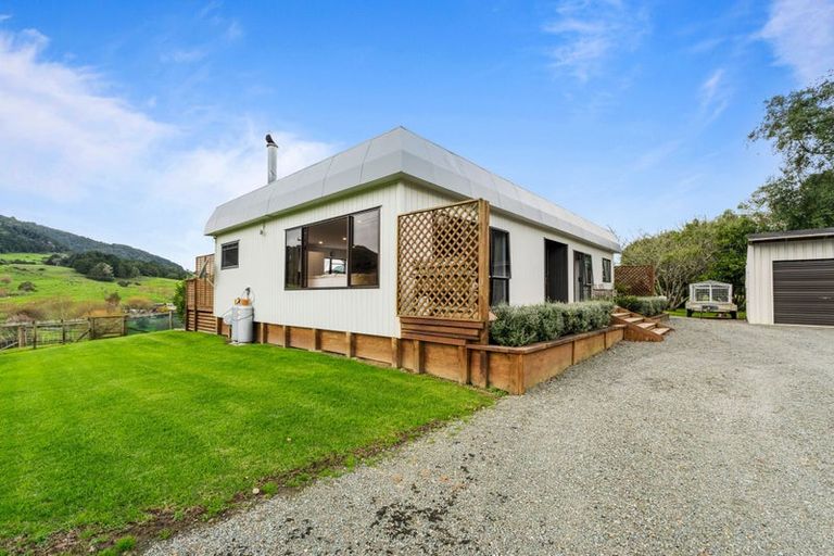 Photo of property in 316 Mountain Road, Maungaturoto, 0587