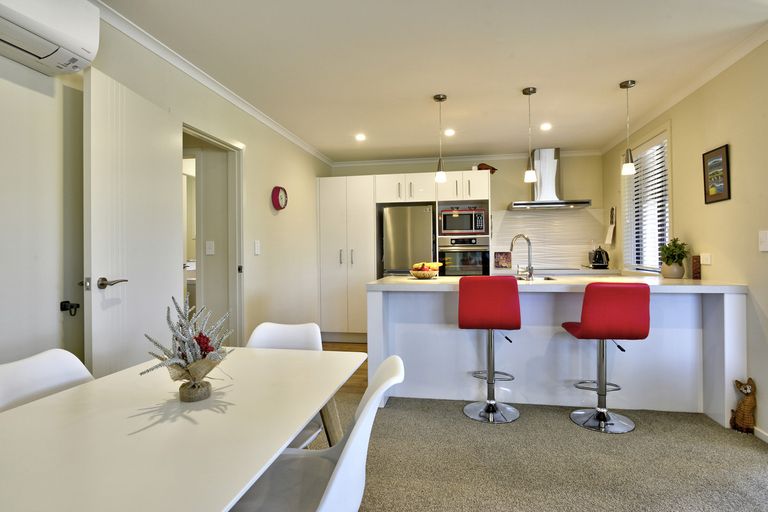 Photo of property in 3 Hereford Drive, Carterton, 5713
