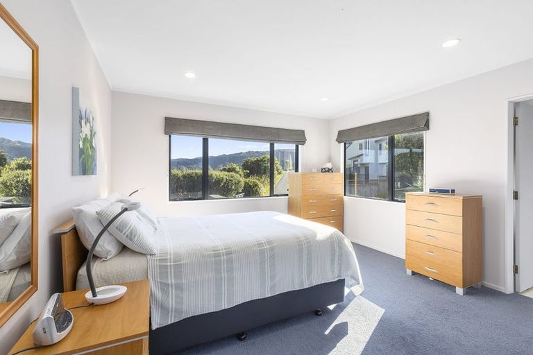 Photo of property in 9 Kilkelly Close, Tawa, Wellington, 5028