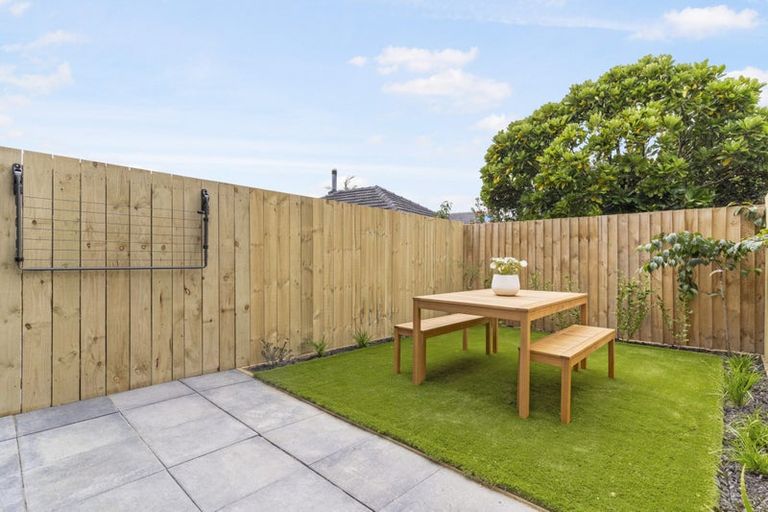 Photo of property in 6/20 Moor Avenue, Te Atatu Peninsula, Auckland, 0610