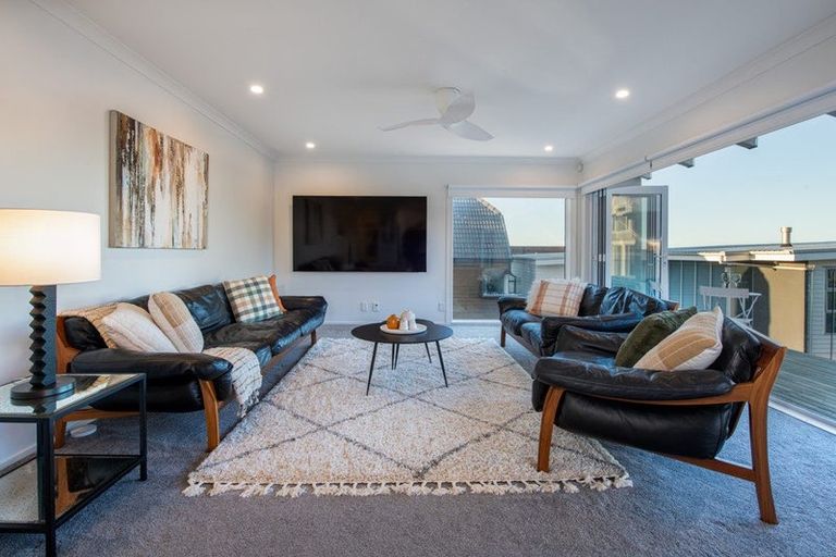 Photo of property in 131 Churchill Road, Rothesay Bay, Auckland, 0630