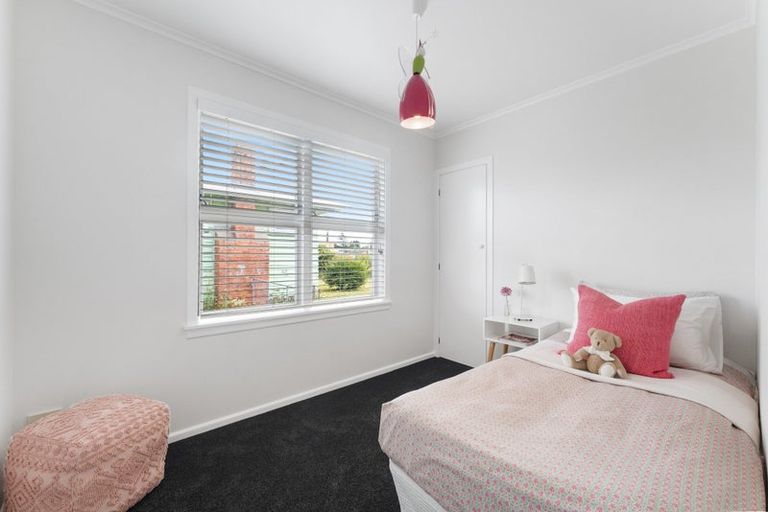 Photo of property in 46 Matipo Road, Te Atatu Peninsula, Auckland, 0610