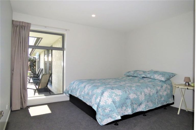 Photo of property in 2 Paradise Way, Amberley, 7410