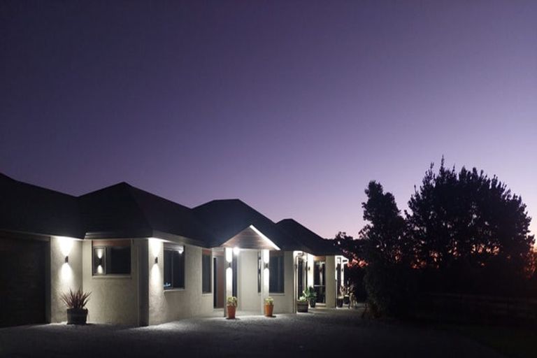Photo of property in 94 Pohutukawa Drive, Levin, 5571