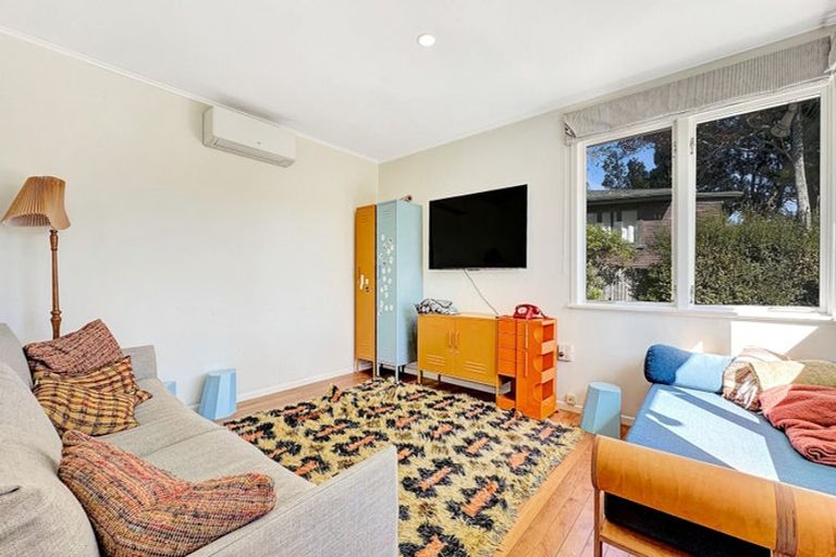 Photo of property in 665 South Titirangi Road, Titirangi, Auckland, 0604