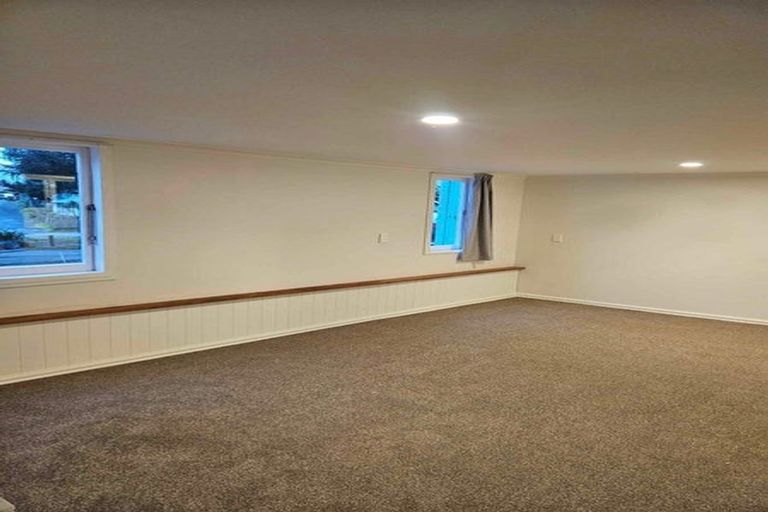 Photo of property in 8 Alston Avenue, Kelston, Auckland, 0602