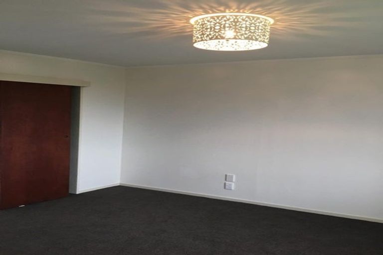 Photo of property in 3 Kerr Grove, Johnsonville, Wellington, 6037