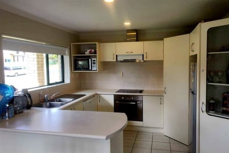 Photo of property in 22 Gendo Avenue, Henderson, Auckland, 0612