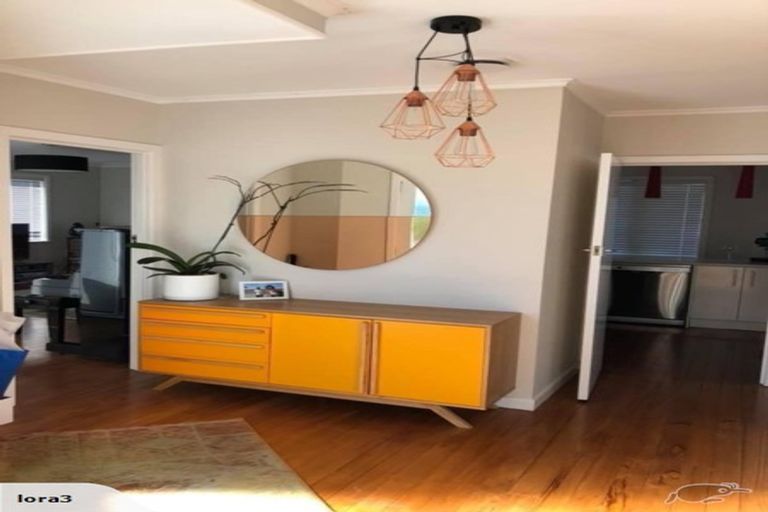 Photo of property in 29 Glenview Road, Glen Eden, Auckland, 0602