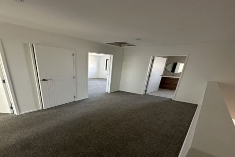 Photo of property in 15c Pipitea Place, Massey, Auckland, 0614