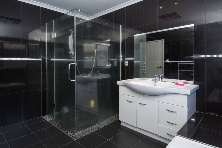 Photo of property in 102 Oriental Parade, Papamoa Beach, Papamoa, 3118