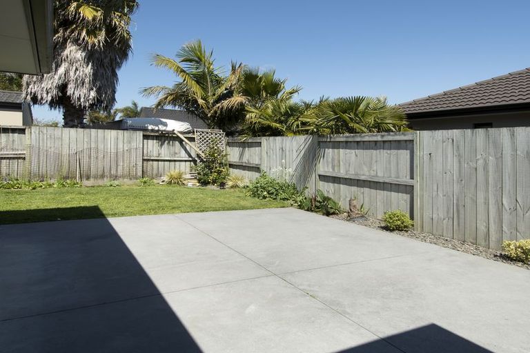 Photo of property in 102 Oriental Parade, Papamoa Beach, Papamoa, 3118
