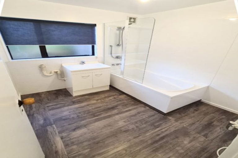 Photo of property in 19 Peterhouse Place, West Harbour, Auckland, 0618