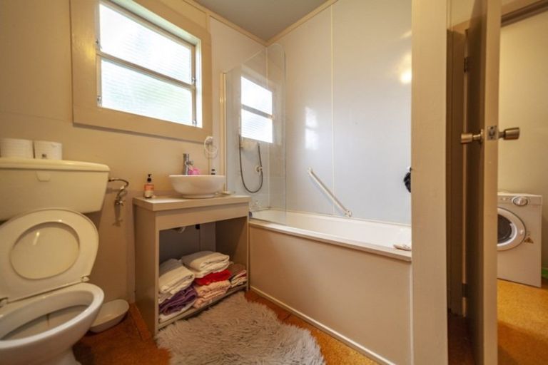 Photo of property in 15 Keppel Street, Porangahau, 4291