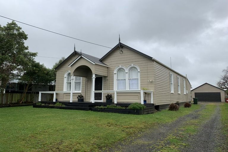 Photo of property in 19 Oxford Street, Marton, 4710