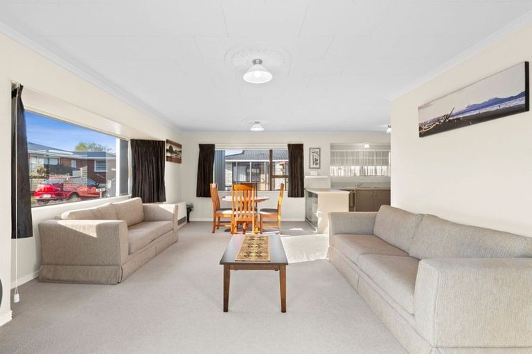 Photo of property in 1/81 Tukapa Street, Westown, New Plymouth, 4310