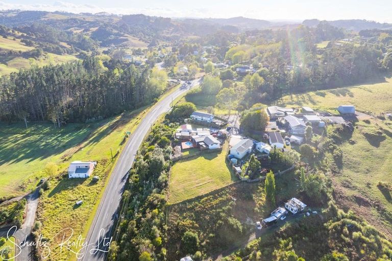 Photo of property in 10 Skelton Crescent, Paparoa, 0571