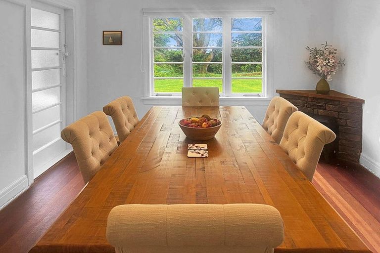 Photo of property in 86 Tawa Road, Kumeu, 0891