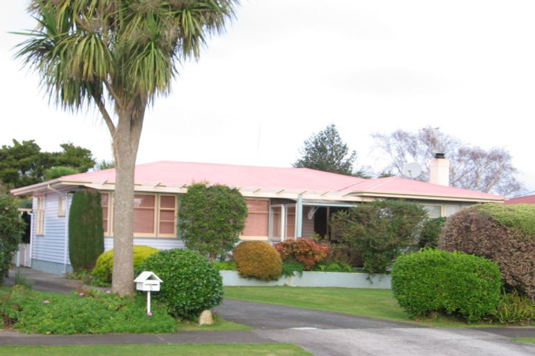 Photo of property in 5 Dorset Crescent, Hokowhitu, Palmerston North, 4410