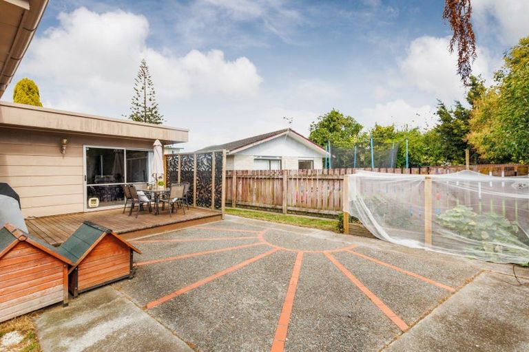 Photo of property in 13 Featherston Street, Takaro, Palmerston North, 4412