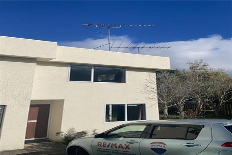 Photo of property in 28/24 Eastglen Road, Glen Eden, Auckland, 0602