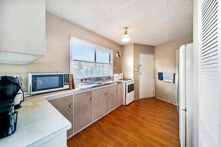 Photo of property in 593 Massey Road, Mangere, Auckland, 2022