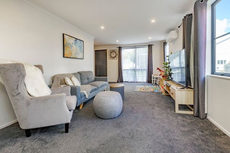 Photo of property in 65 Saddleback Crescent, Papakura, 2110