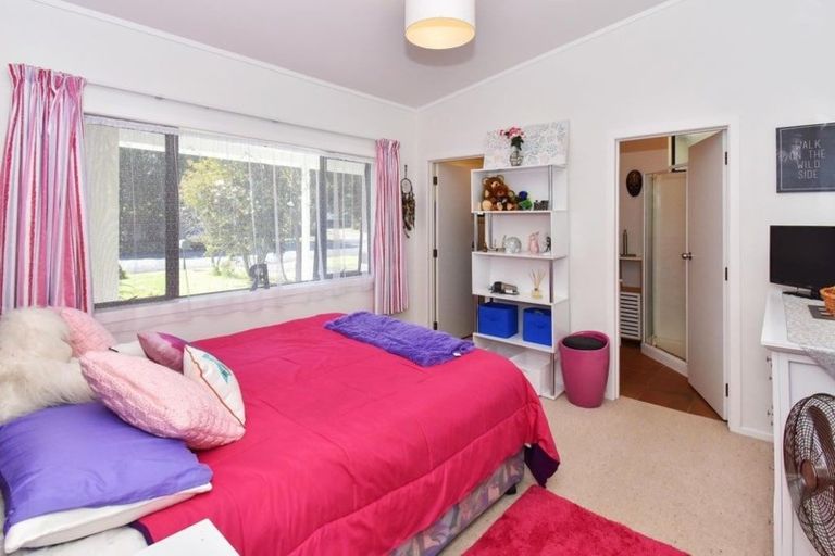 Photo of property in 52 Taihiki Road, Clarks Beach, 2122