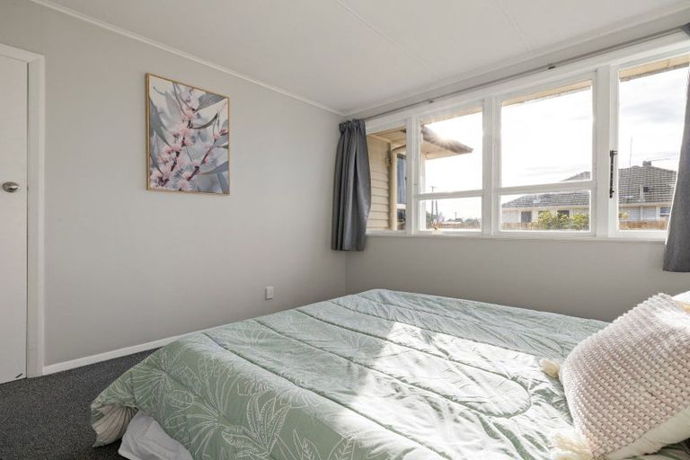 Photo of property in 2 Yeats Crescent, Fairfield, Hamilton, 3214