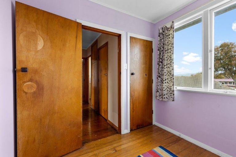 Photo of property in 3 Renfrew Place, Highbury, Palmerston North, 4412