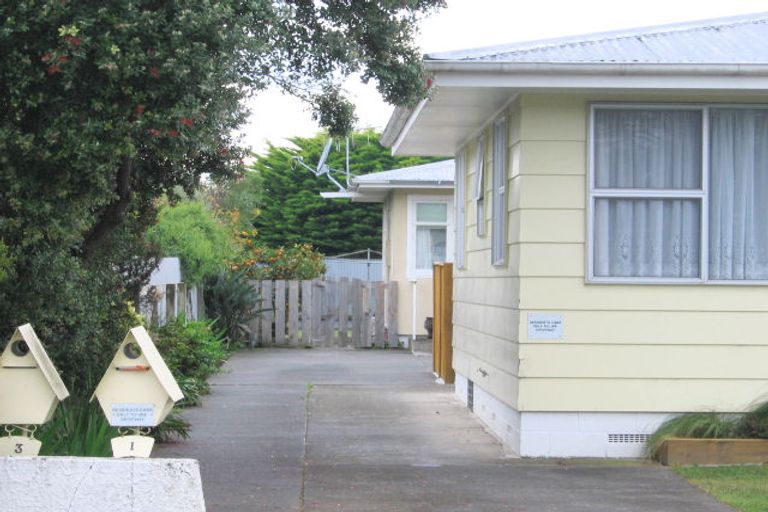 Photo of property in 2/1 Alamein Crescent, Onekawa, Napier, 4110