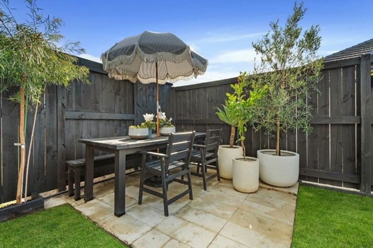Photo of property in 8 Kaiora Drive, Papamoa Beach, Papamoa, 3118